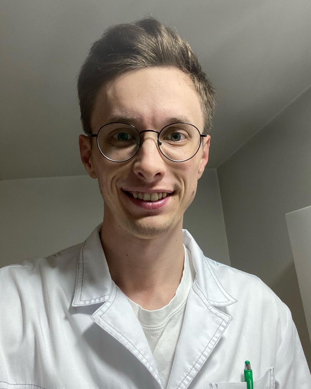 Офтальмолог назвав 5 правил, щоб не "посадити" зір при роботі з гаджетами